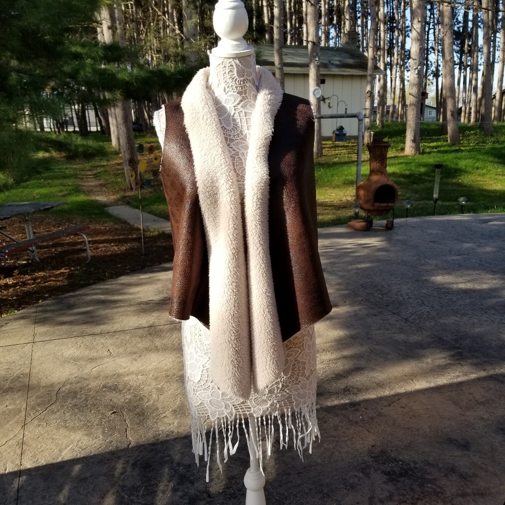 Arizona Jean Co faux leather vest with sherpa like lining